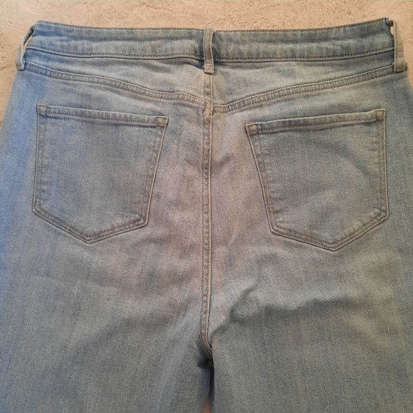 Old Navy Denim Jeans Higher High Rise Flare Womens Sz 16 Light Wash - Picture 5 of 10
